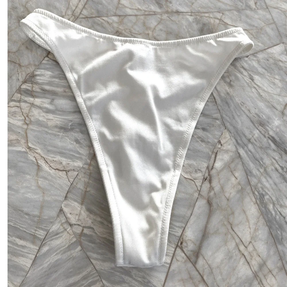 Natori White High Cut Thong Panty Shimmer Satin Finish Style 50362 Small